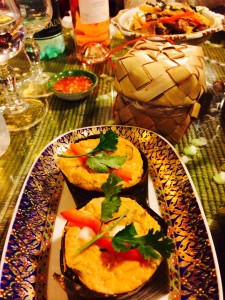 POISSON EN FEUILLE DE BANANIER ET RIZ GLUANT