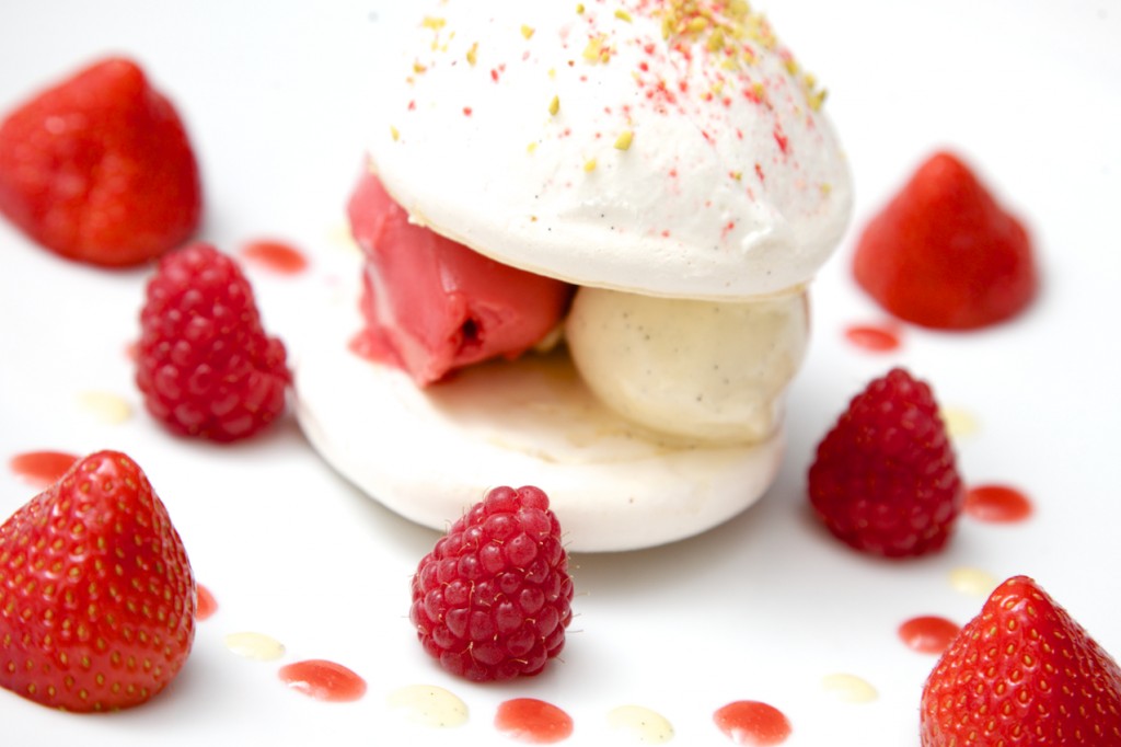 Vacherin glacé minutes aux fruits rouges