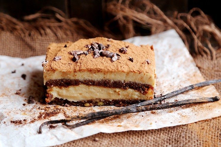 tiramisu-sans-mascarpone-oeufs-vegan-vanille-déco