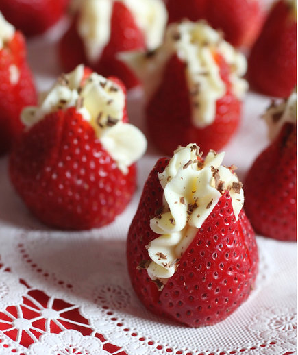 mascarpone-stuffed-strawberries